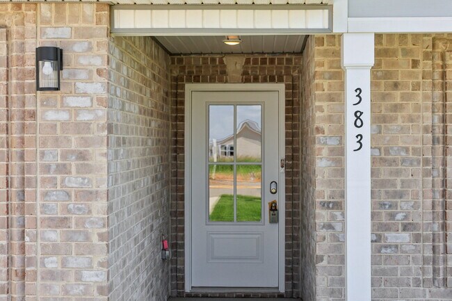 Building Photo - 383 Kingland Ln