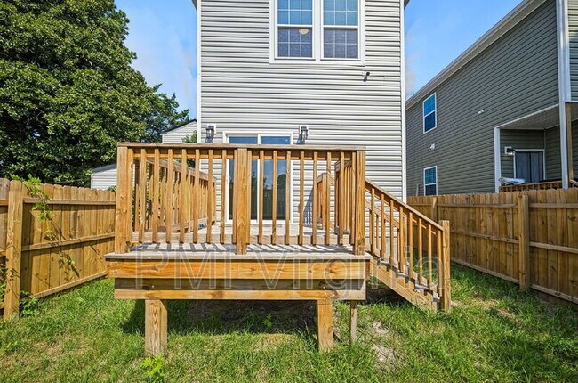 Building Photo - 105 Gilmerton Ave