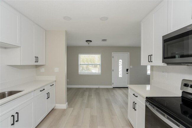 Building Photo - 1310 30th St W