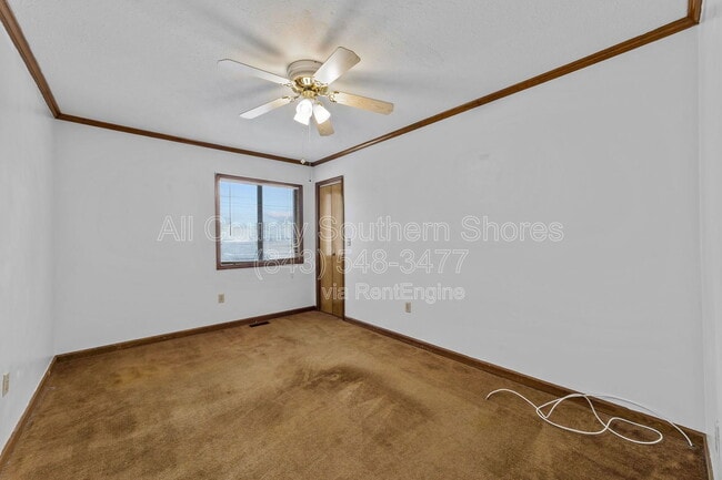 Building Photo - 305 Resort Dr