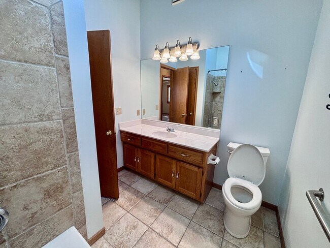 Building Photo - 16306 Lafayette Ave