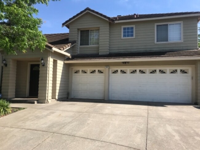 Primary Photo - 4965 Parkgreen Cir