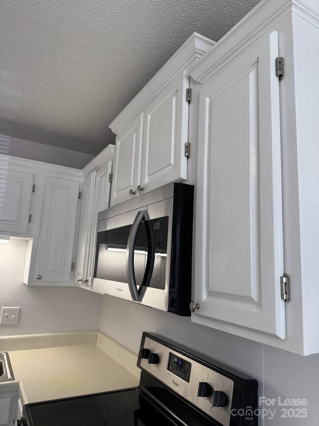 Building Photo - 1466 Riverwood Ct