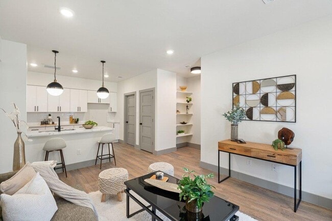 Building Photo - 2450 Wickersham Ln