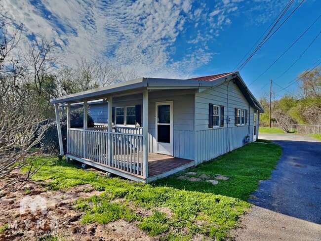 Building Photo - 111 Johnson Dr