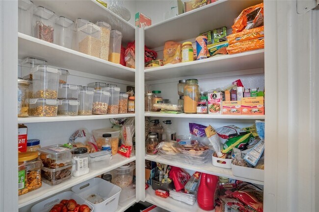 Building Photo - 4424 English Maple Dr