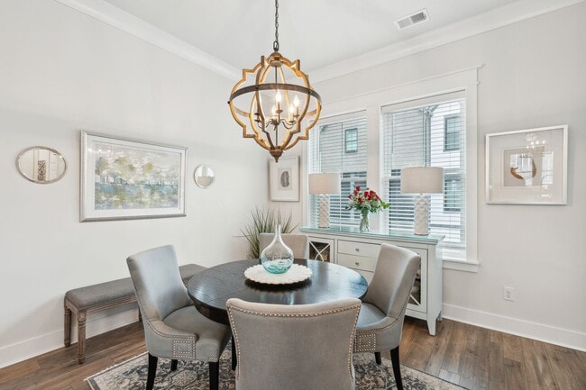 Building Photo - 2/4 Townhome in Midtown Located in Mt. Ple...