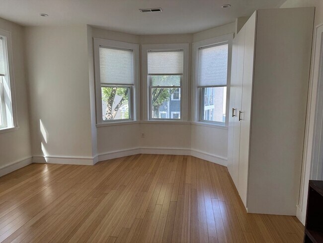 Building Photo - 782 Dorchester Ave