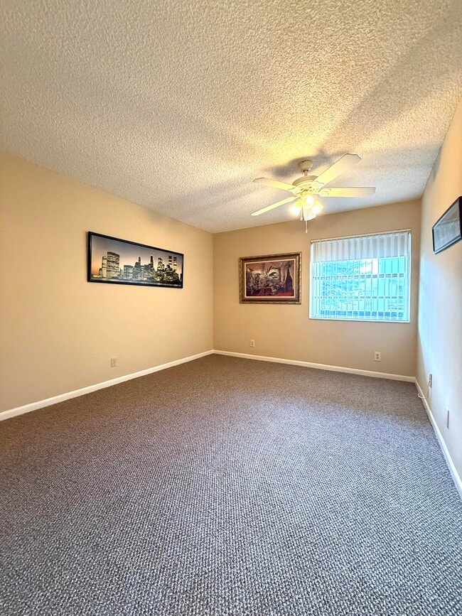 Building Photo - 894 Flanders S