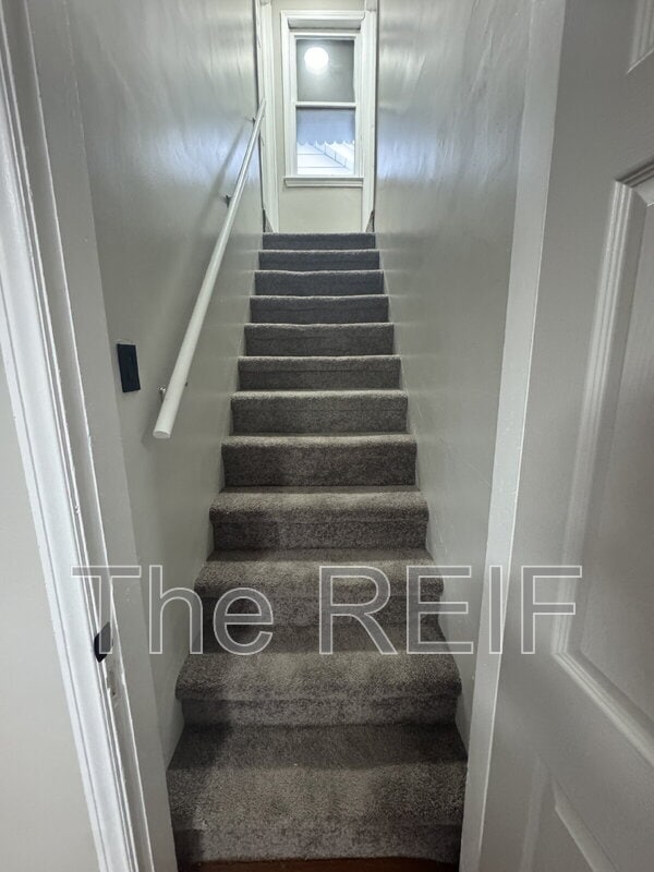 Building Photo - 9365 Birwood St