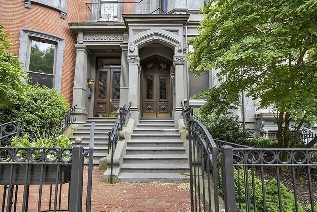 Building Photo - 76 Commonwealth Ave