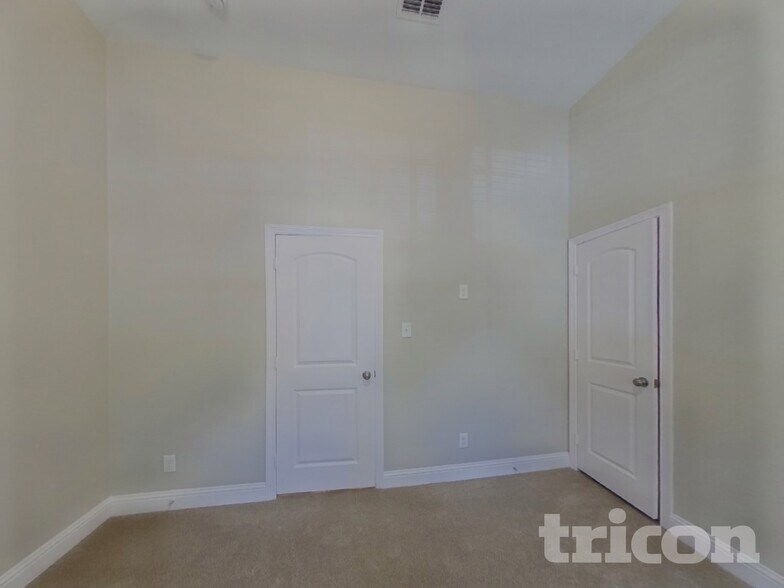 Building Photo - 5301 Runnymede Ct