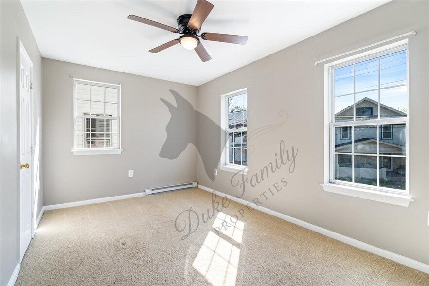 Building Photo - 608 N Queen St