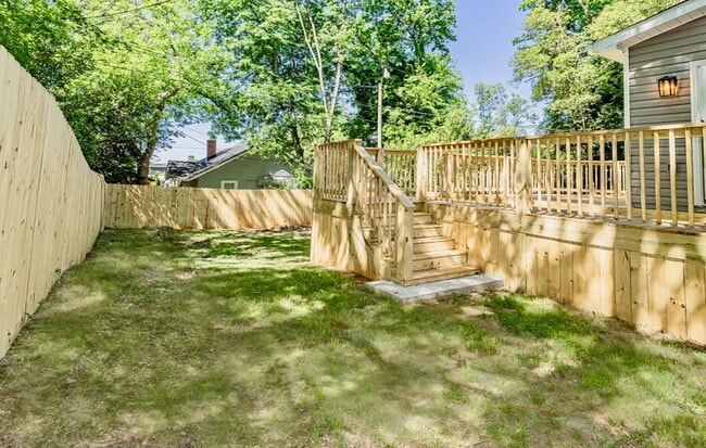 Building Photo - 1218 1st Ave