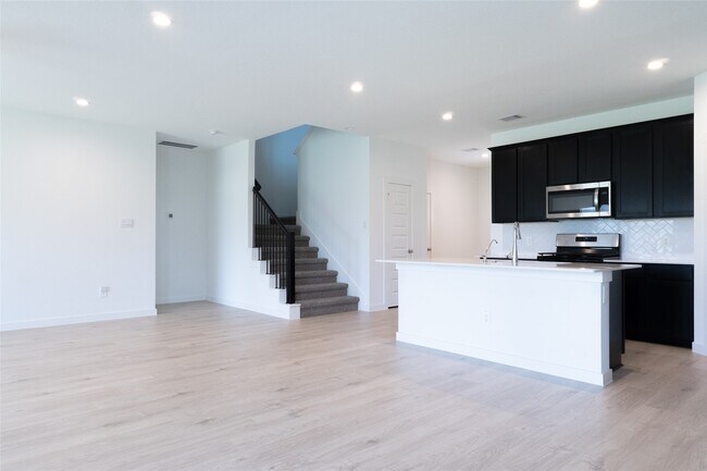 Building Photo - 30030 Foxtail Pne Ct