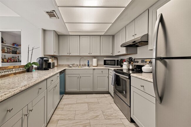 Building Photo - 2267 Triway Ln