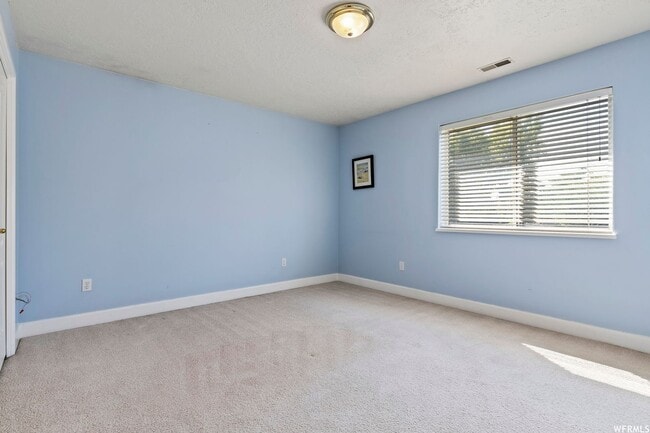 Building Photo - Huge Jordan Canal Rd Home on Half Acre Pro...