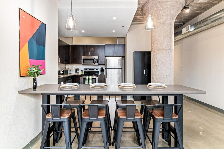 Building Photo - 606 N Washington Ave