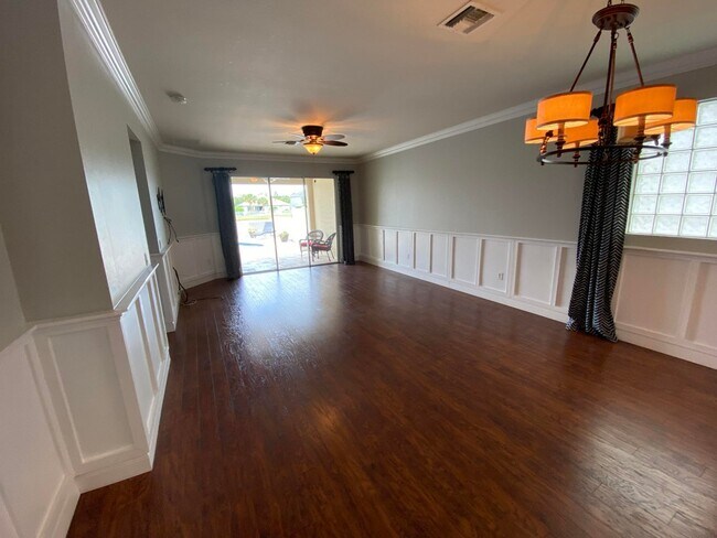 Building Photo - 9238 Wrangler Dr