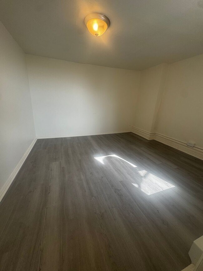 Building Photo - 222 N 12th St