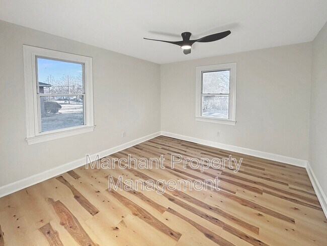 Building Photo - 8 E Sable Ct