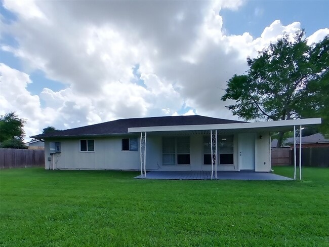 Building Photo - 2706 King James Ct