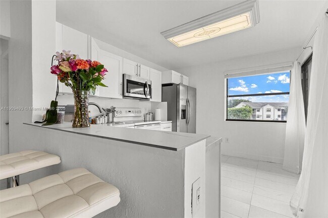 Building Photo - 1211 S Independence Dr