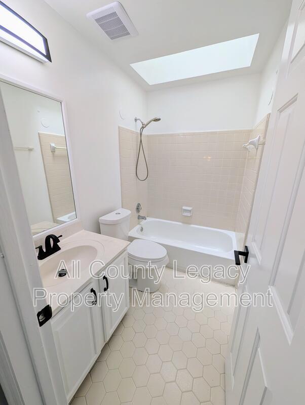Building Photo - 1609 Burnstone Dr