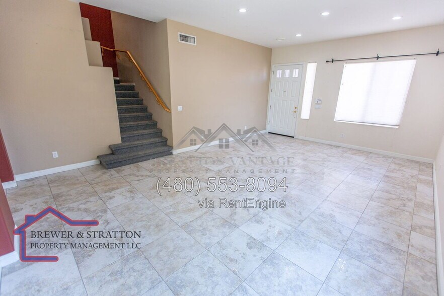 Building Photo - 1373 W Longhorn Dr