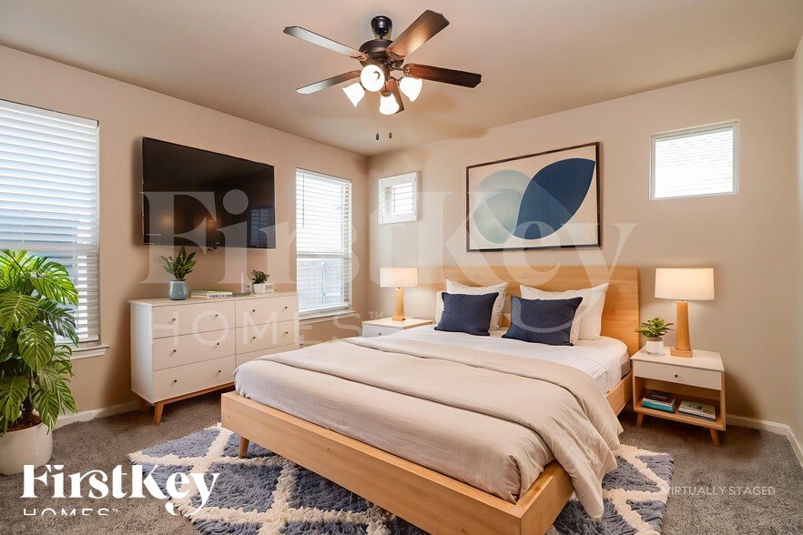 Building Photo - 1005 Destrehan Dr