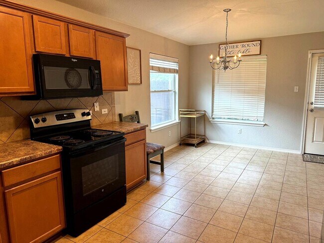 Building Photo - 328 Altamont St