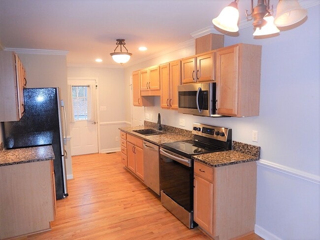 Building Photo - 6610 Lipscomb Dr