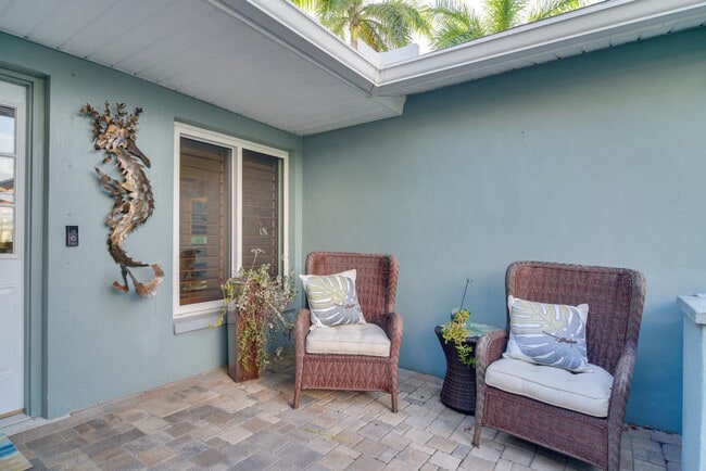 Building Photo - 301 N Tessier Dr