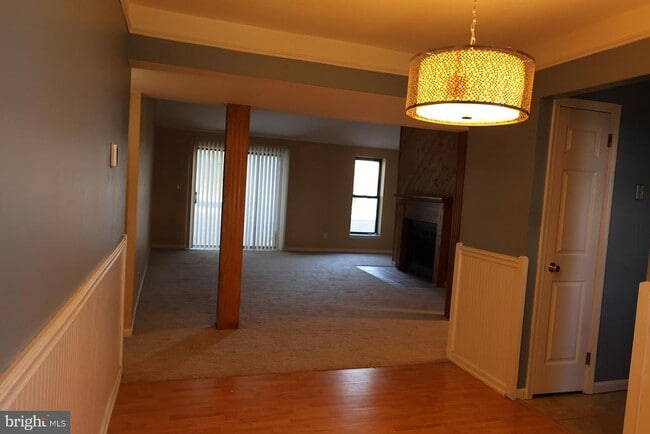 Building Photo - 14 Paladin Dr