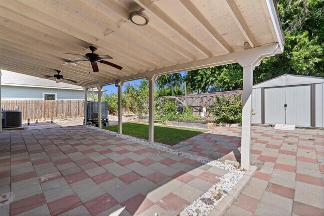 Building Photo - 13809 Harrisglenn Dr