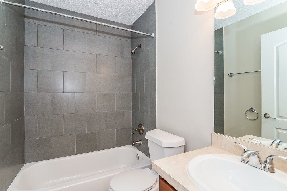 Building Photo - 2221 Alderney Ct