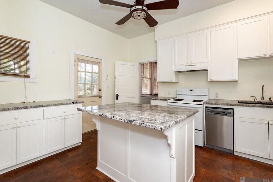 Building Photo - 759 Spanish Town Rd