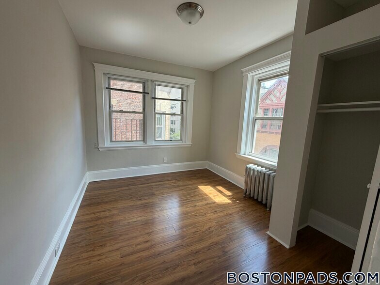 Building Photo - 38 Hemenway St