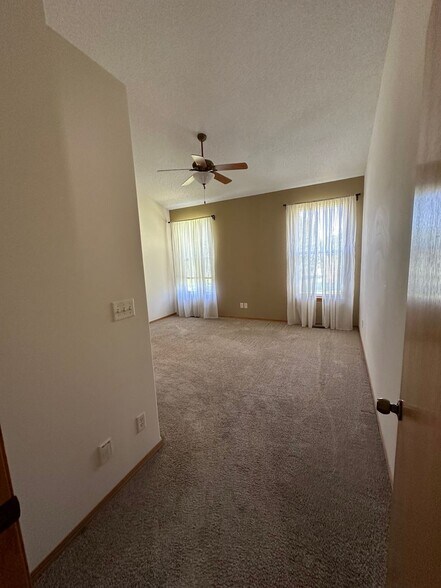 Building Photo - 200 Sienna Dr