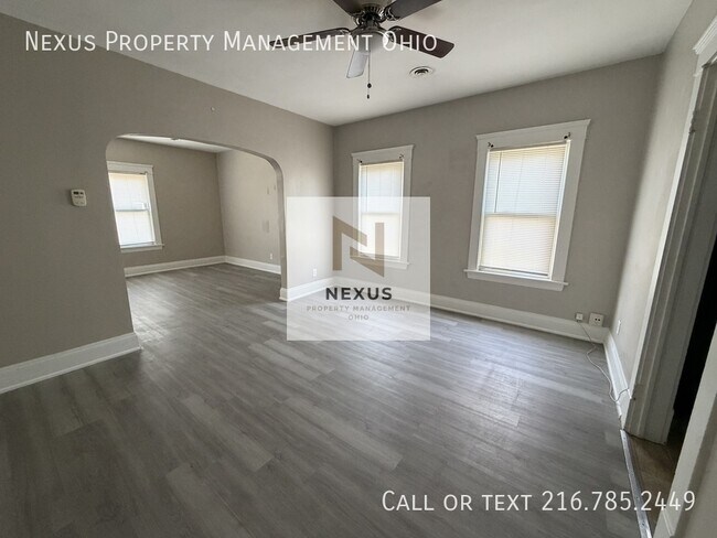 Building Photo - 3607 Daisy Ave