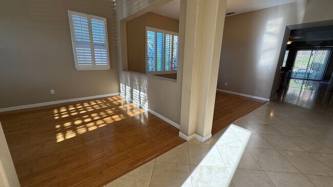 Building Photo - AVAILABLE! OPEN HOUSE FRIDAY 3/20/26 from 5:00-6:00 pm