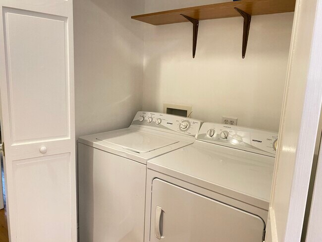 Washer and Dryer - 4426 Holbrook Dr