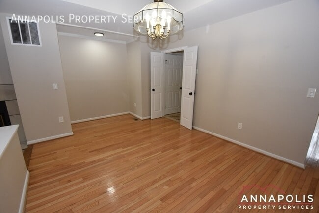 Building Photo - 418 Crane's Roost Ct