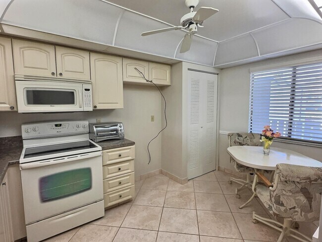 Building Photo - 14476 Amberly Ln