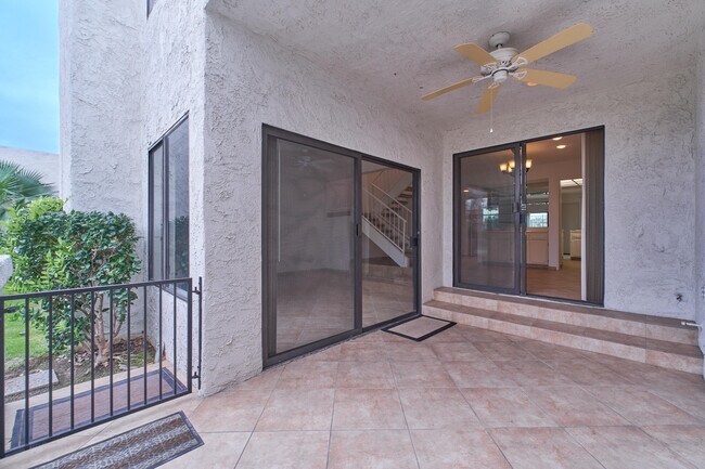 Building Photo - 616 Violeta Dr