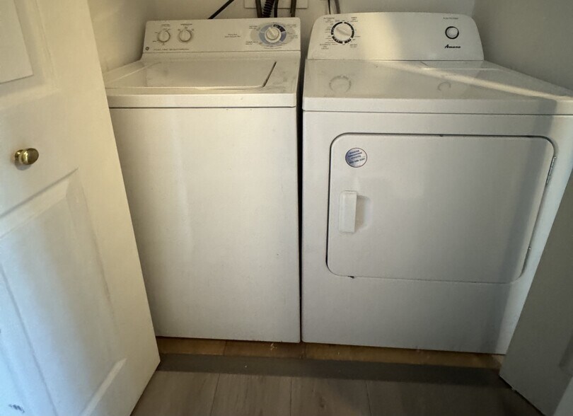 Building Photo - 102 Covered Bridge Ct