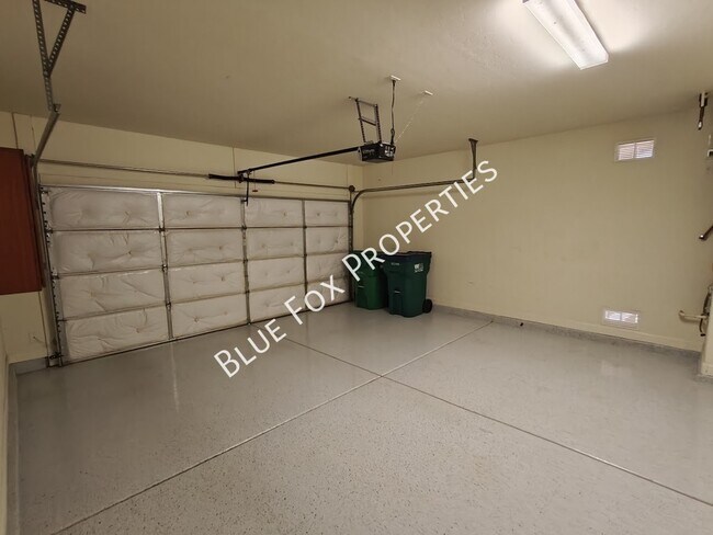 Building Photo - 12812 N Camino Vieja Rancheria