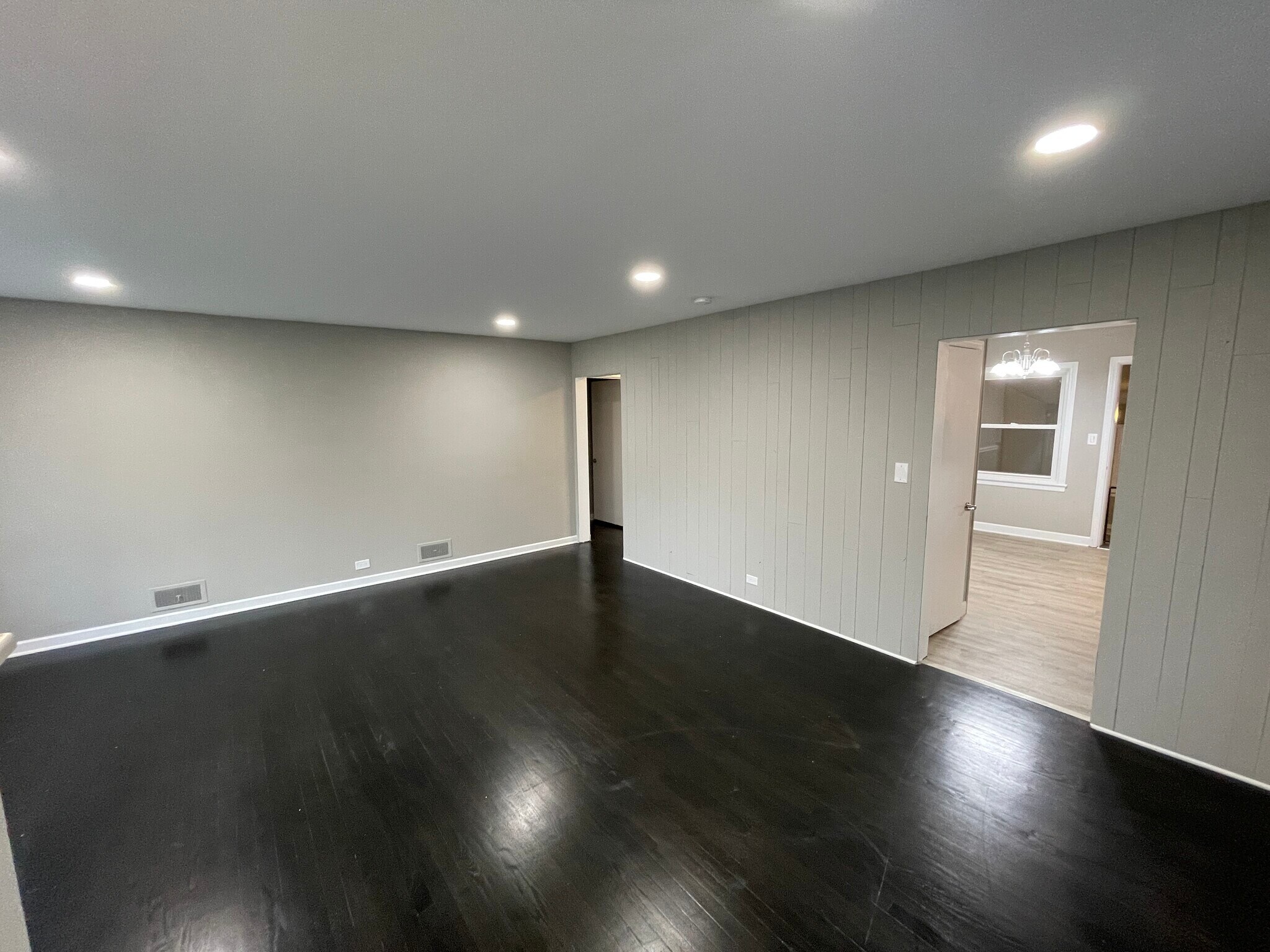 Living Room view 3 - 1550 Oakwood Ave