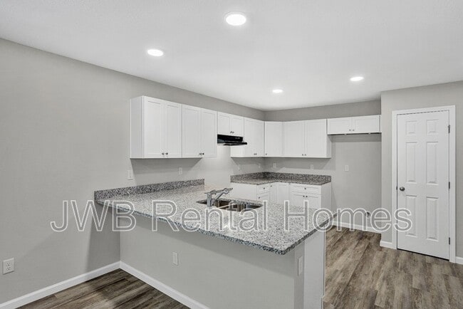 Building Photo - 1041 Oakley St