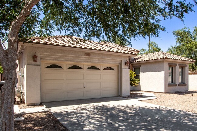 Building Photo - Must See 4 Bedroom Home near San Tan Mall